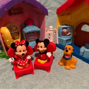 Mickey and Minnie Little People house with figures